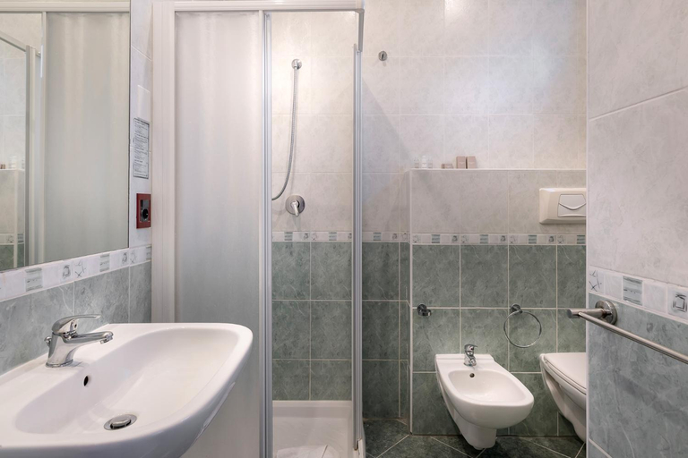 Bathroom 2, Hotel Pierre "NUOVA GESTIONE", Rimini
