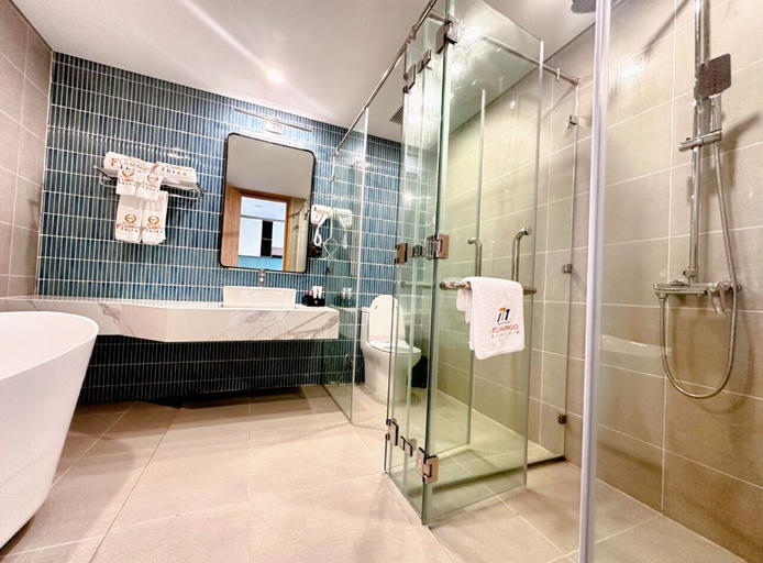 Bathroom 3, Flamingo Ibiza Party Resort, Hoằng Hóa