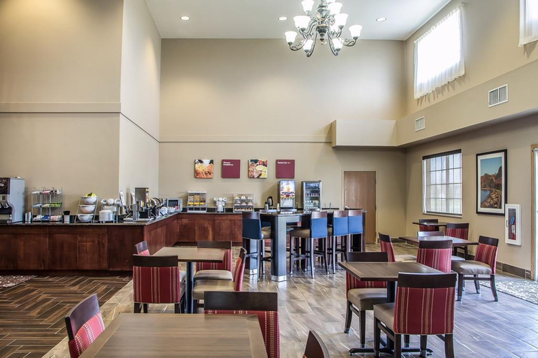Public Area 2, Comfort Suites Delavan - Lake Geneva Area, Walworth