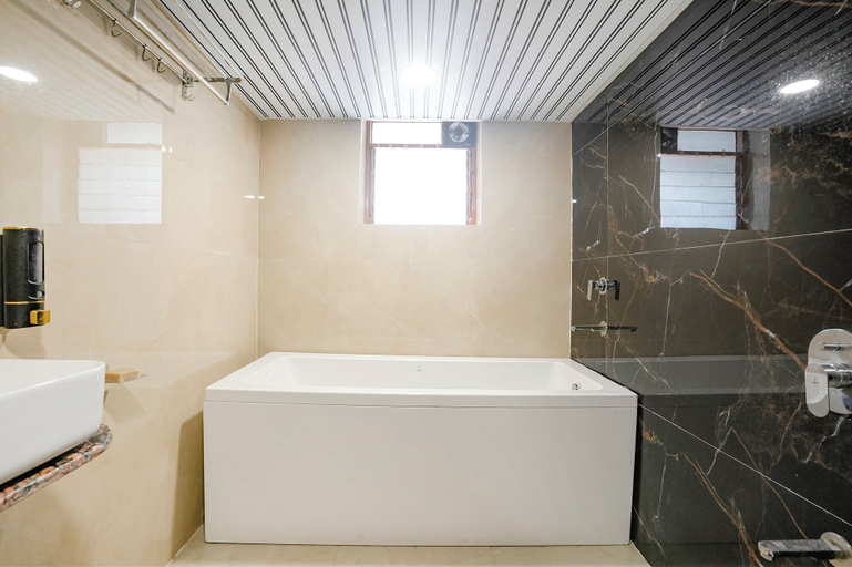 Bathroom, Fabhotel Eldoria, Mumbai Suburban