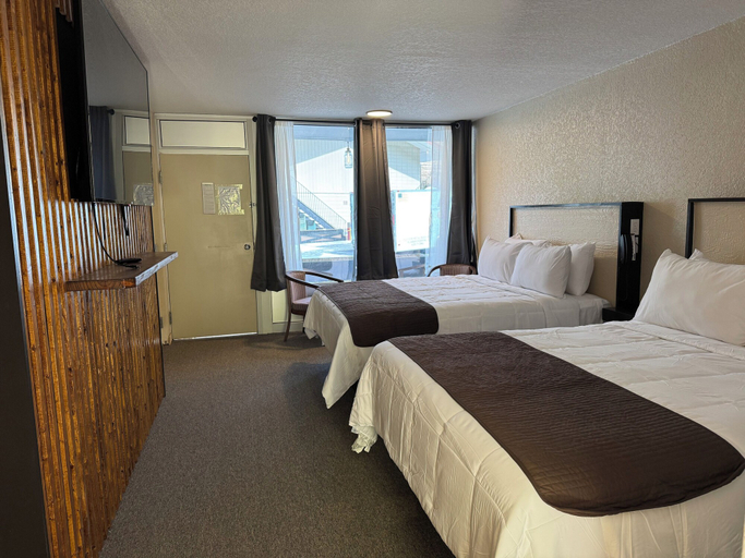 Bedroom 4, Sleepy Bear Motel, Sevier