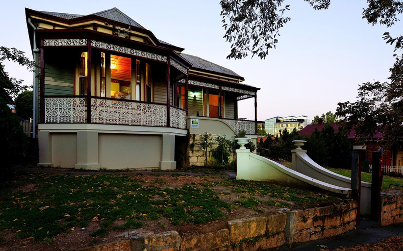 Exterior & Views 1, Cobb and Co House, Gr. Bendigo - Central