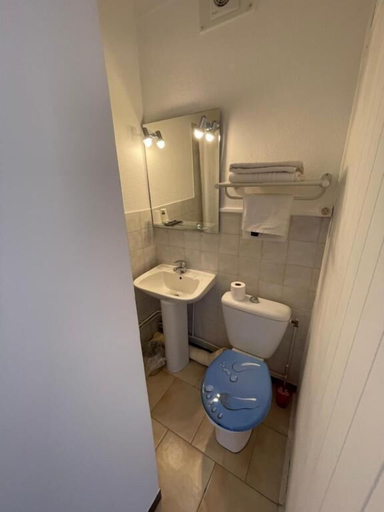 Bathroom 4, Hotel Clair Logis, Pyrénées-Orientales