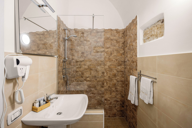 Others 5, Madre Terra Airport Rooms and Suites, Palermo
