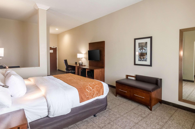 Bedroom 4, Comfort Suites Meridian And I-40, Oklahoma
