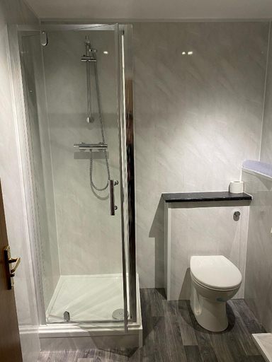Bathroom 4, Royal Court Hotel, Coventry