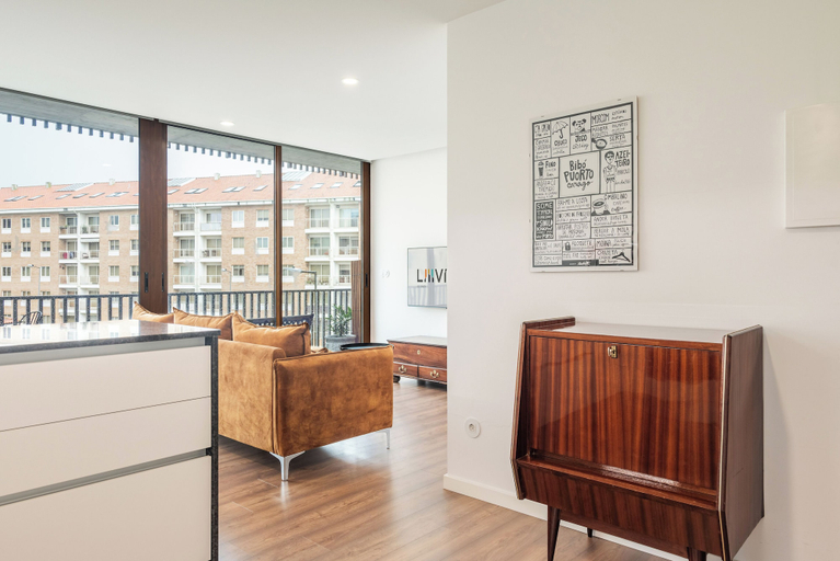 Others 4, Liiiving - Warm Vintage Apartment, Matosinhos