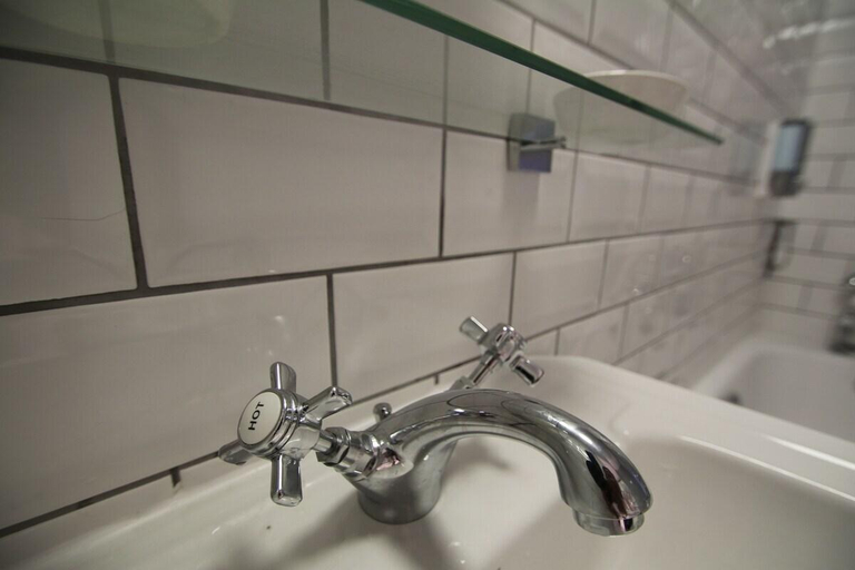 Bathroom 2, Moseley Apartments, London