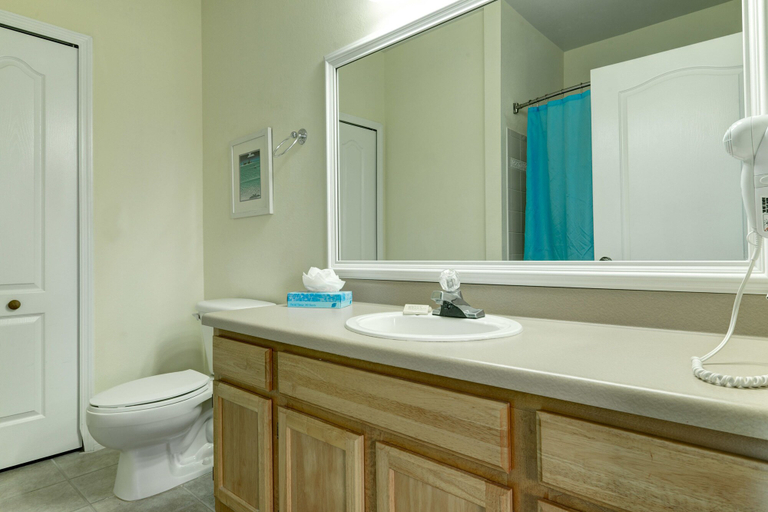 Bathroom, Runaway Beach Resort by Magical Memories, Osceola