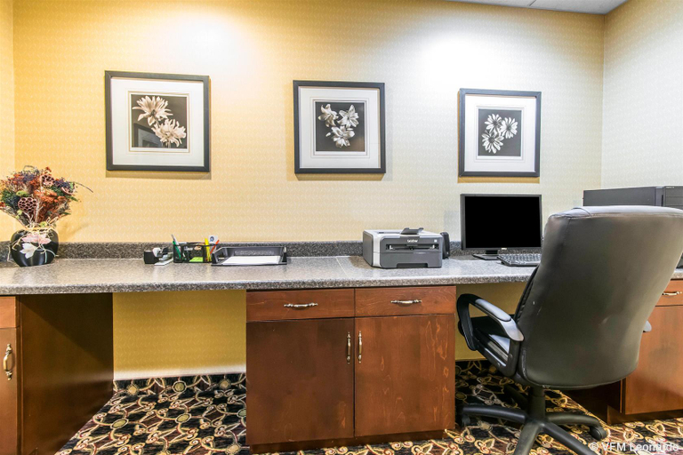 Public Area 2, Comfort Suites South Point - Huntington, Lawrence