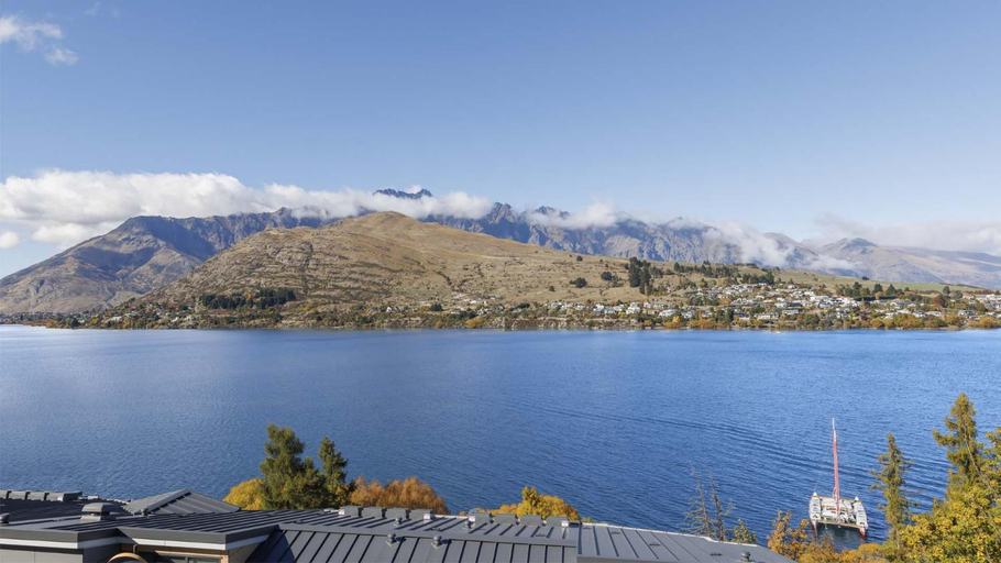 Food & Drinks 4, Avani Queenstown Hotel, Queenstown-Lakes