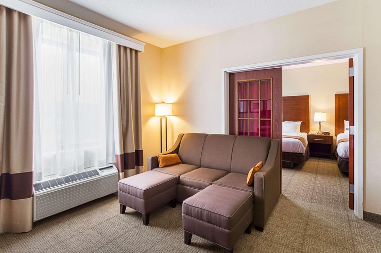 Bedroom 3, Comfort Suites Twinsburg, Summit