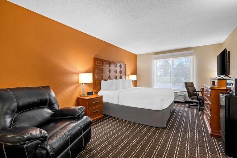 Bedroom 3, Days Inn by Wyndham Black River Falls, Jackson