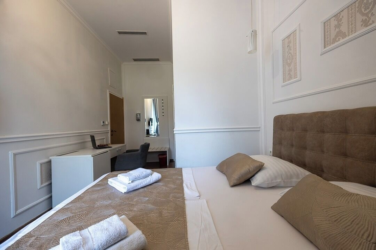 Bedroom 4, Silver Gate Rooms Dioklecijan Palace, Split