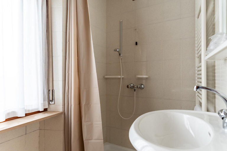 Bathroom 3, Hotel casa del pellegrino - Castelmonte, Udine