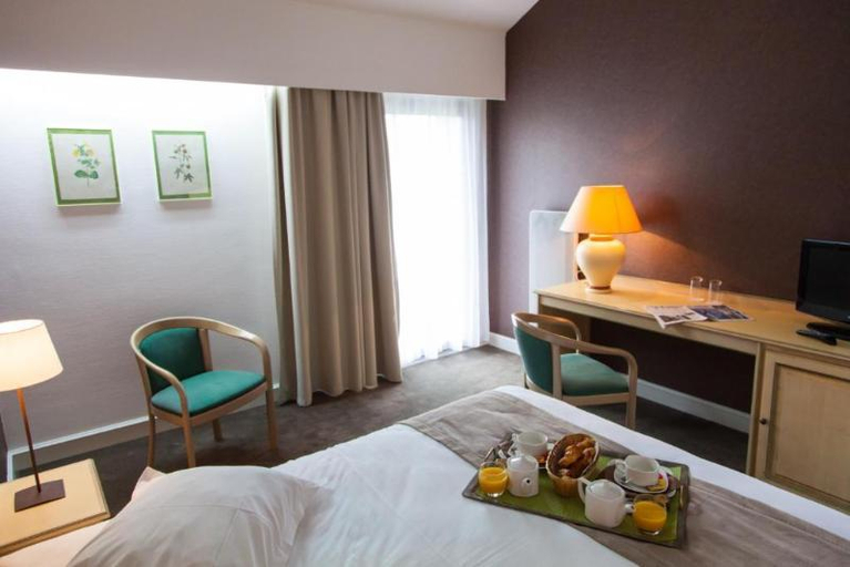 Bedroom 3, Le relais fleuri, Hotel et restaurant - Avallon - Nouvelle direction, Yonne