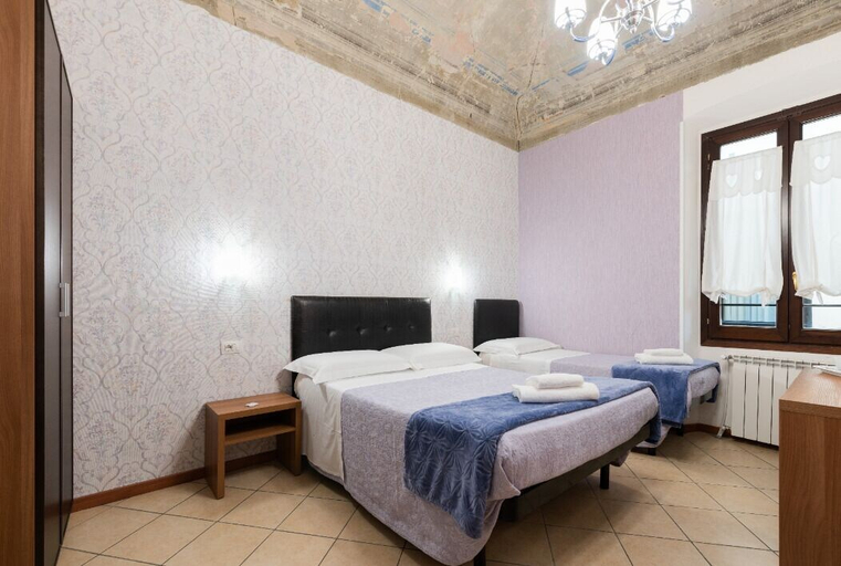Bedroom 3, Adelaide House, Florence