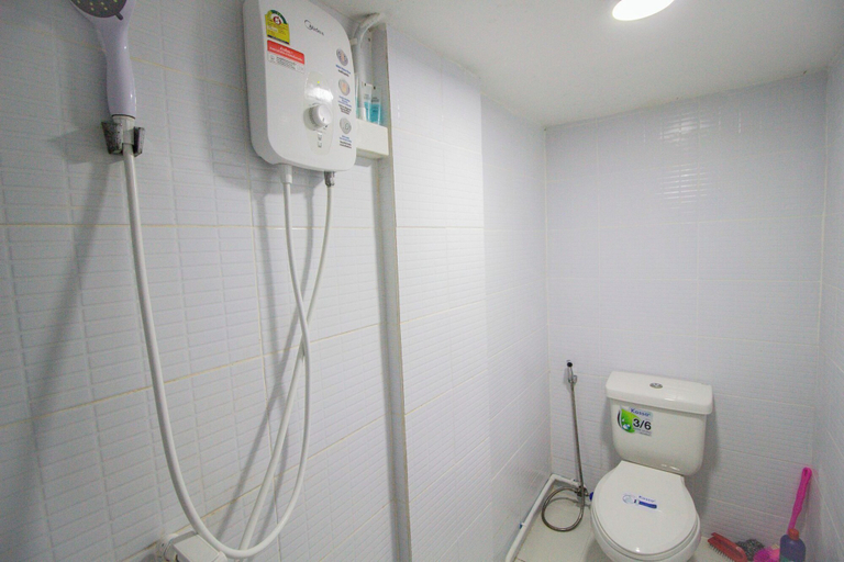 Bathroom 5, Skutan inn Bangchak, Phra Khanong