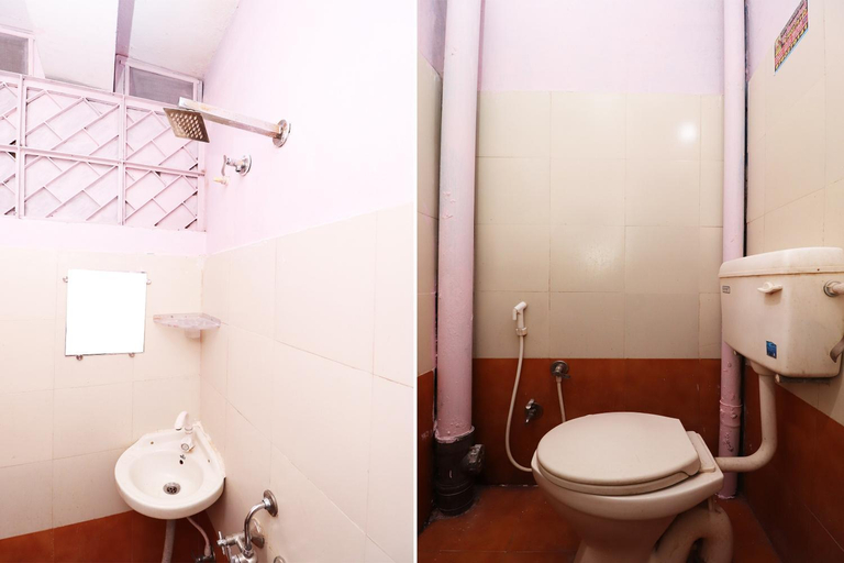 Bathroom 2, Hotel Kshama, Jabalpur