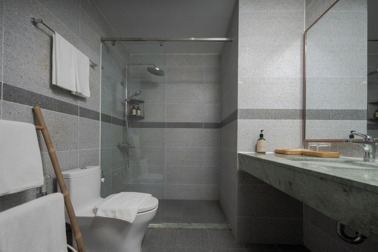 Bathroom 5, Amana Hotel & Residences, Phnom Penh