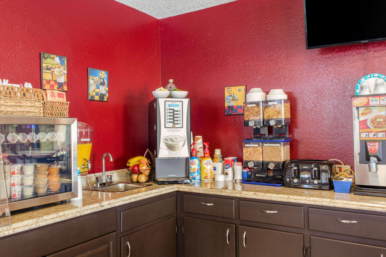 Food & Drinks 5, Rodeway Inn Sierra Vista, Cochise