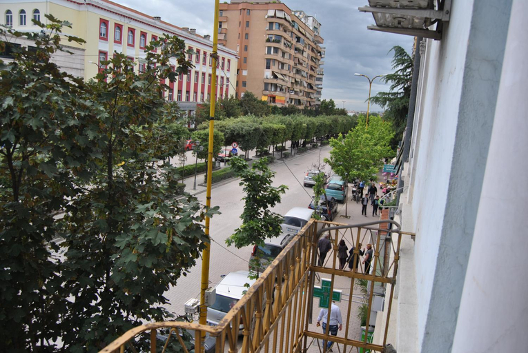 Others 4, Hotel Republika, Tiranës
