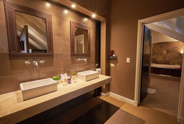 Bathroom 5, Alto Calafate Hotel Patagonico, Lago Argentino