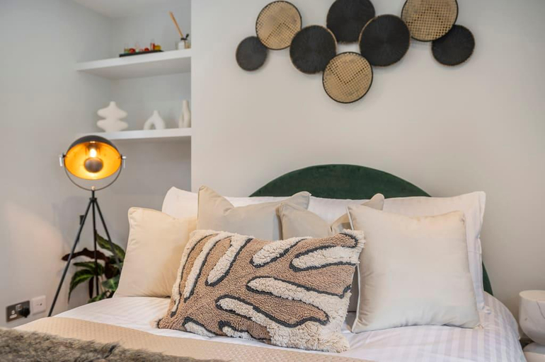 Bedroom, Pottter's Perch - Covent Garden - By Frankie Says, London