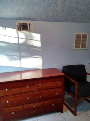 Others 2, Lennys Hostel in Largo, Pinellas