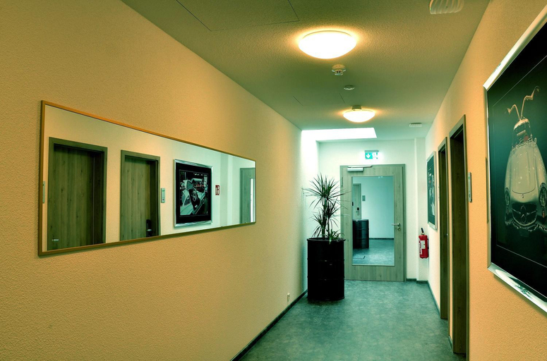 Others 4, Motel am Furfelder Schloss, Heilbronn