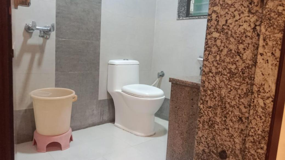 Bathroom 2, Hotel Bani Hashim 110 Mtrs from Dargah, Ajmer