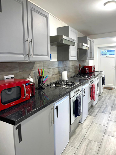 Others 5, Penn Gardens Spacious 2 Beds - 1, London