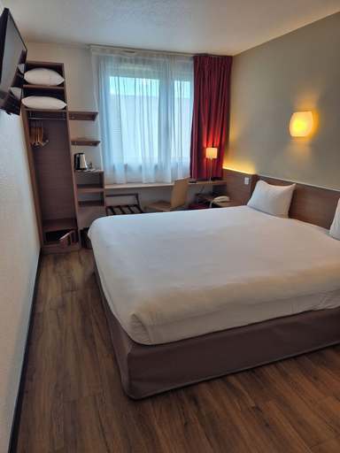 Bedroom 5, CAMPANILE PARIS 12 - Bercy Village, Paris