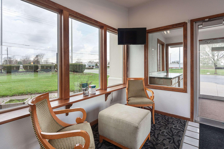 Public Area 2, Rodeway Inn Wauseon, Fulton