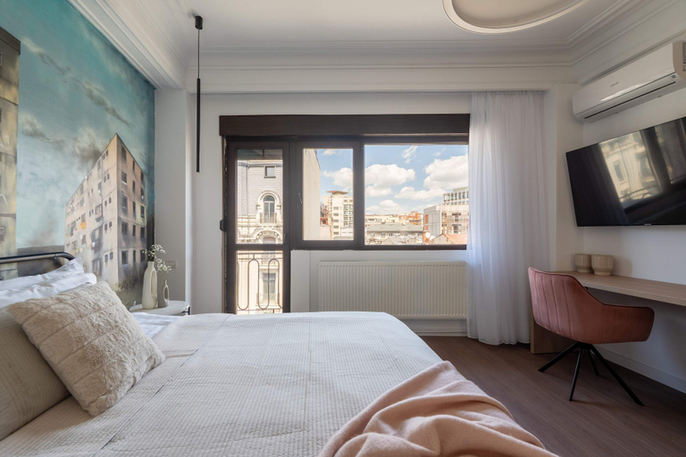 Bedroom 3, Unique & Fun 3BR by Cismigiu Gardens & Calea Victoriei, Municipiul Bucuresti