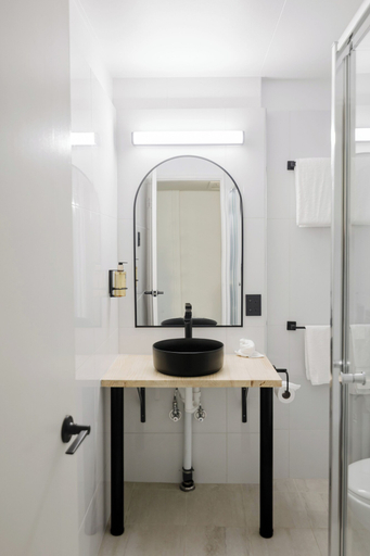 Bathroom 4, The Heritage Darwin, Darwin