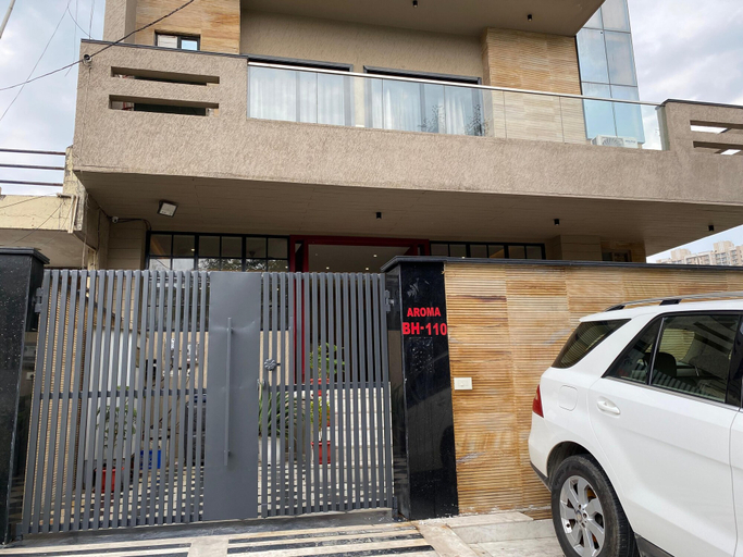 Exterior & Views 2, Raahgir Suites, Gautam Buddha Nagar