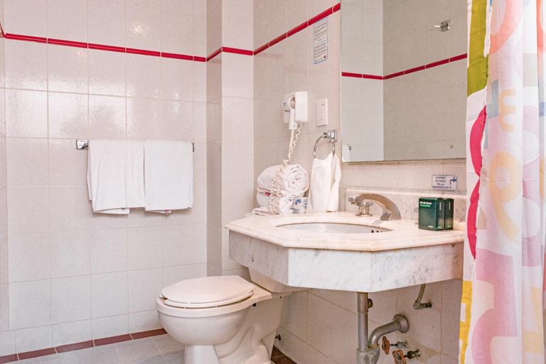Bathroom, VOS Centro, Mexico City