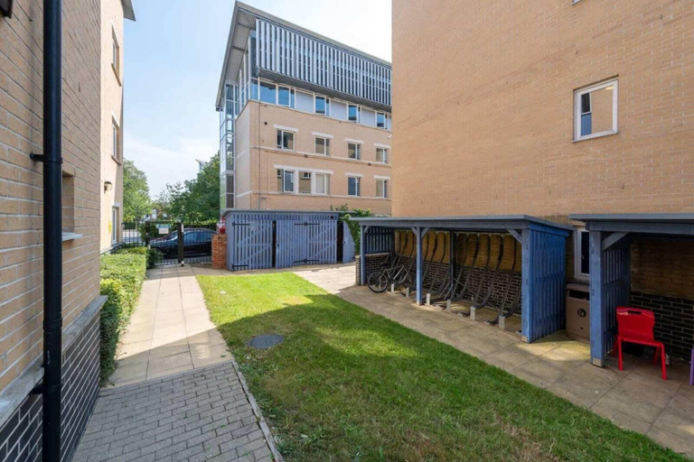 Exterior & Views 5, Student Only Shaftesbury Hall, Gloucestershire