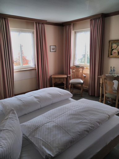Bedroom 2, Landhotel Hirsch, Tübingen