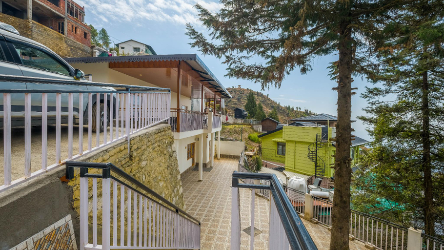 Exterior & Views