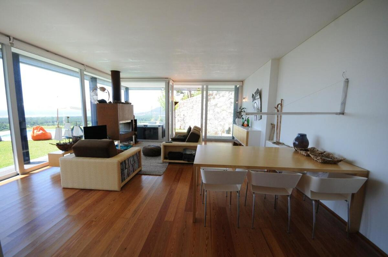 Shared lounge/TV area 3, Villa 263, Caminha