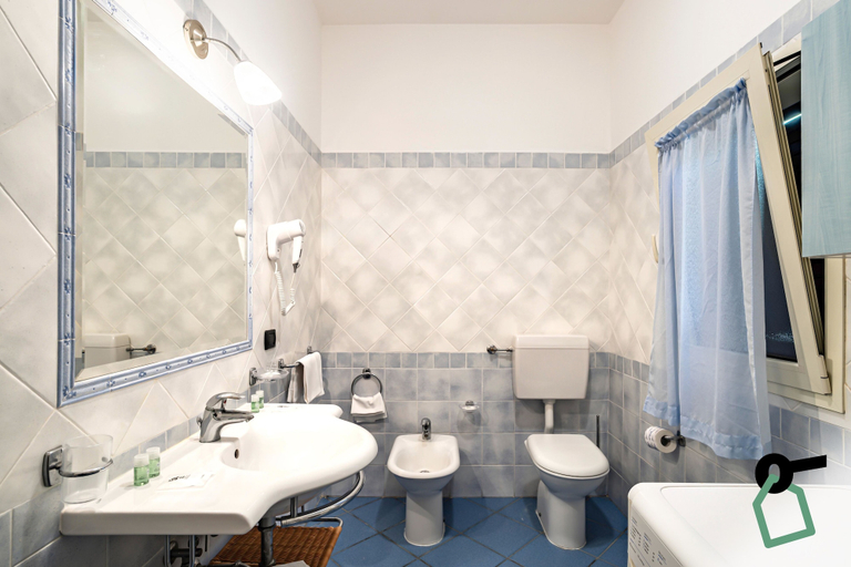Bathroom 4, Hotiday Apartment Collection-Pugnochiuso, Foggia