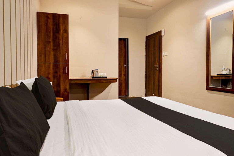 Room 2, Elegant Stays in Downtown Bangalore, Pune