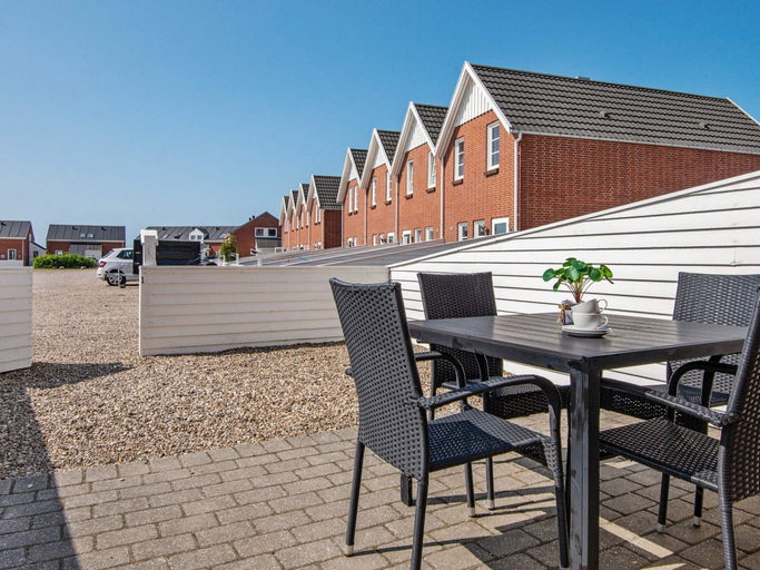 Others 5, 4 Person Holiday Home in Romo, Tønder