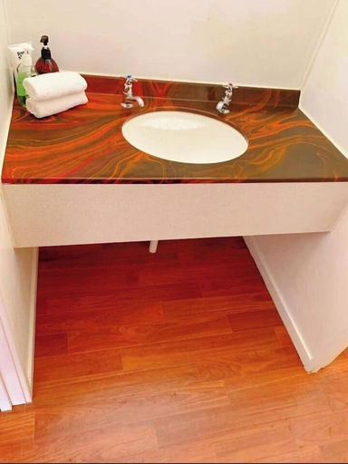Bathroom, Mineral Park Motel, Rodney