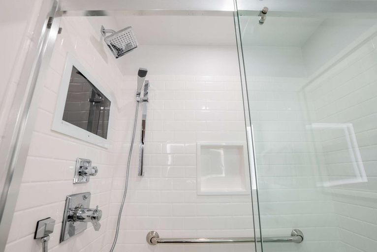 Bathroom 3, Aspinquid Resort, York