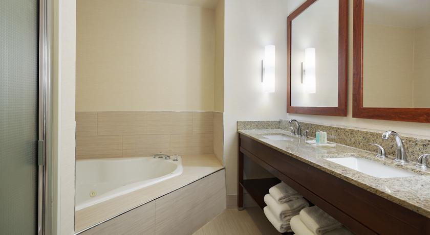 Bathroom 4, Comfort Suites Richmond Area, Madison
