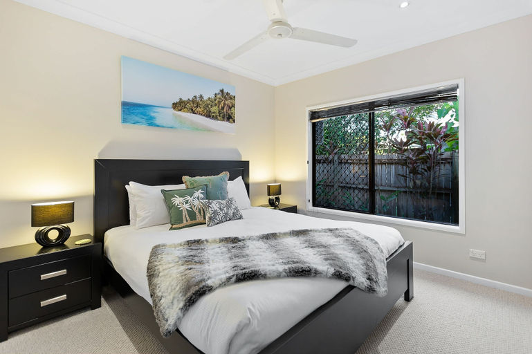 Room 4, Modere - Pool Entertainer Child Pet, Cairns