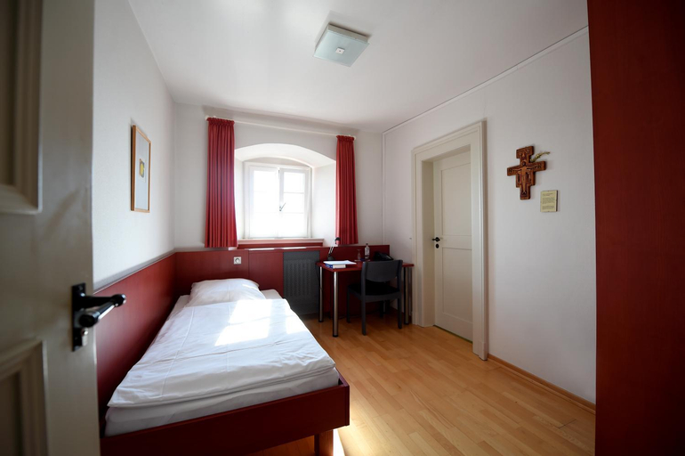 Bedroom 2, Kloster Frauenberg, Fulda